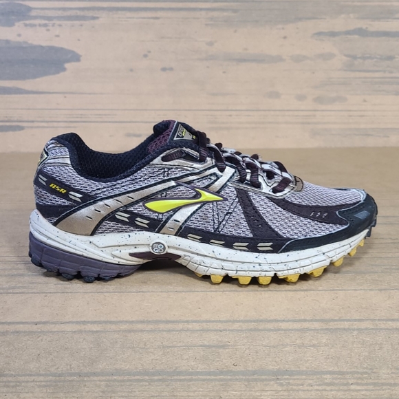 brooks adrenaline trail running shoes